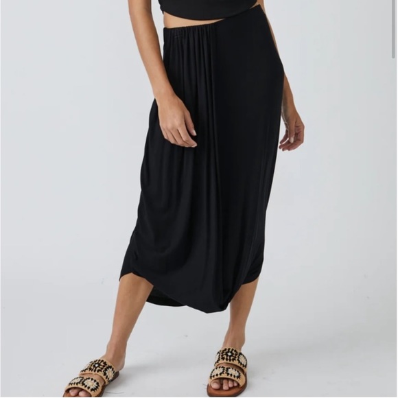 Free People Dresses & Skirts - Free People Beach Daphne Midi Skirt Black